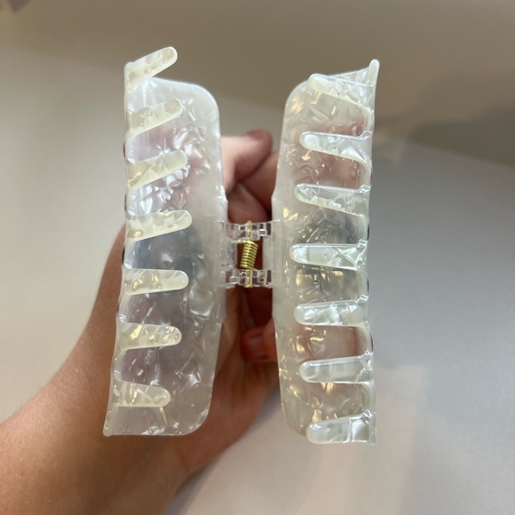 Halloween 'Boo' Hair Clip - Picture 5 of 6